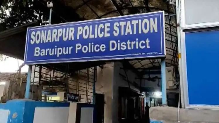 Sonarpur : টোটো ইউনিয়নের দখল ও চাঁদার টাকা নিয়ে সংঘর্ষে উত্তপ্ত সোনারপুর! সুভাষগ্রাম স্টেশন চত্বরে মারামারি, জখম ৬, গ্রেফতার ২