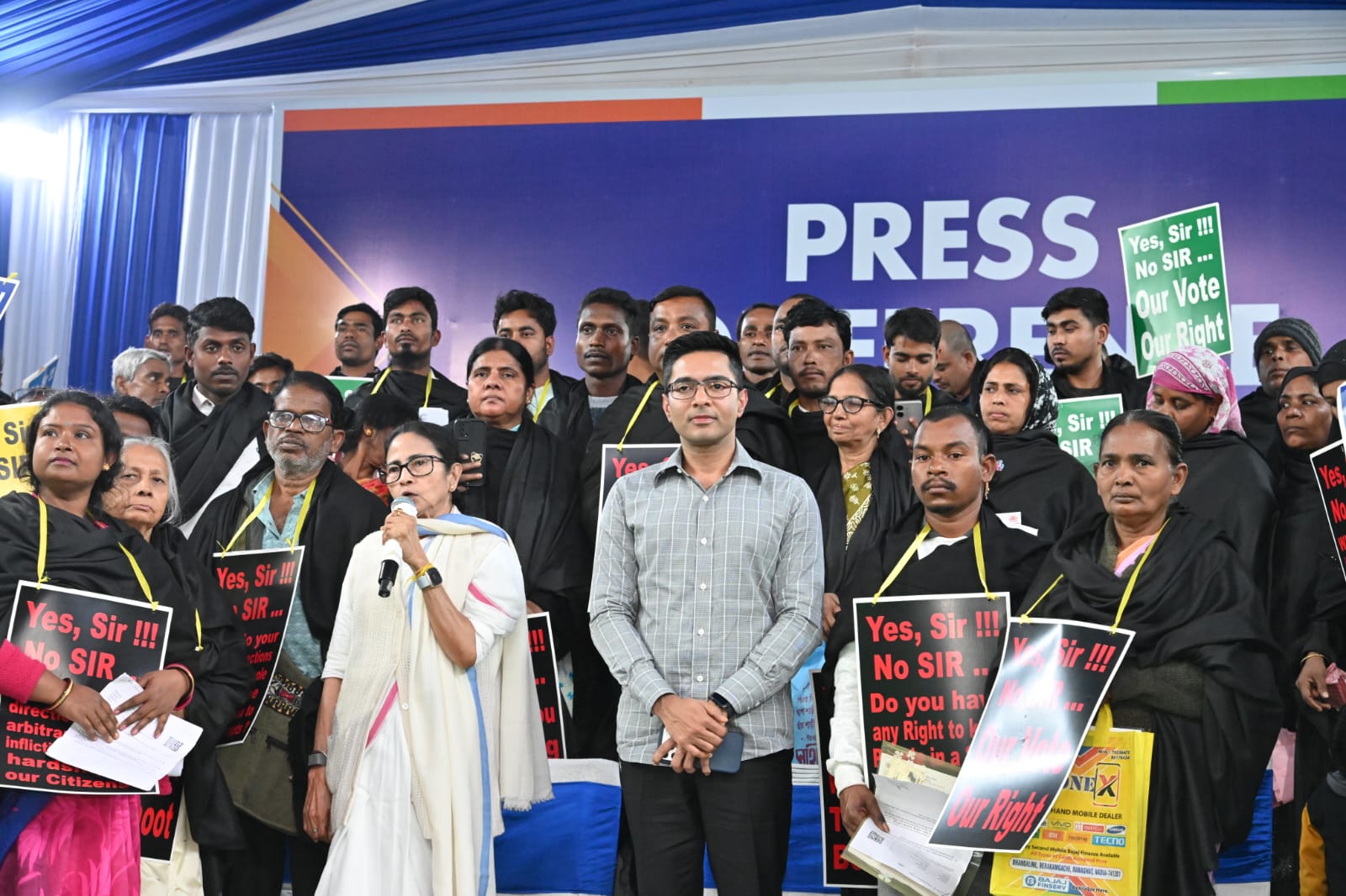 Mamata Banerjee in Delhi: ‘হোয়াটসঅ্যাপ মেসেজে চলছে নির্বাচন কমিশন, মুখ্য নির্বাচন কমিশনারের ইমপিচমেন্ট চাই’ দিল্লিতে বিস্ফোরক মমতা