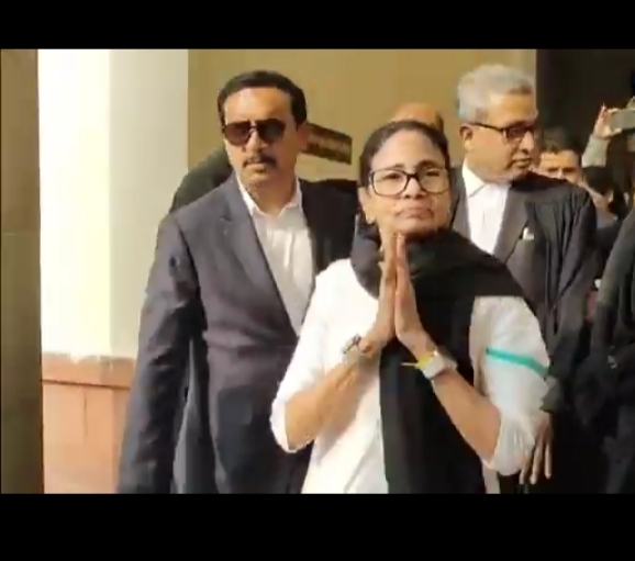 Mamata Banerjee Supreme Court : সুপ্রিম কোর্টে নয়া ইতিহাস মমতার, বাংলার ভোটার বাদ দেওয়া নিয়ে স্থগিতাদেশ চেয়ে শুরু মুখ্যমন্ত্রীর সওয়াল