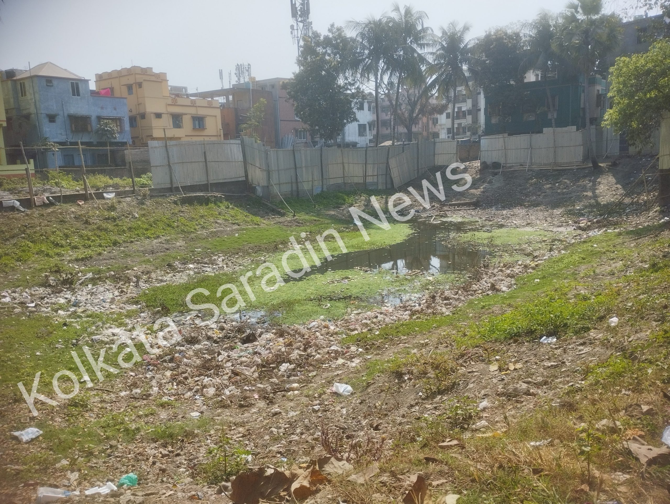 Sonarpur Wetland Filling : সোনারপুরে রাতারাতি টিন দিয়ে ঘিরে ফেলে পুকুর ভরাট করে আবাসন তৈরীর প্রস্তুতি তৃণমূল ঘনিষ্ঠ প্রোমোটারের, তীব্র প্রতিবাদ বিজেপির