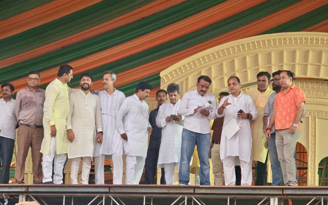 Narendra Modi Kolkata : জয় শ্রীরাম-এ ভরসা নেই বাংলার ভোটে, মমতাকে হারাতে মা কালীর নাম নিয়ে দক্ষিণেশ্বরের আদলে মঞ্চ মোদির ব্রিগেডে