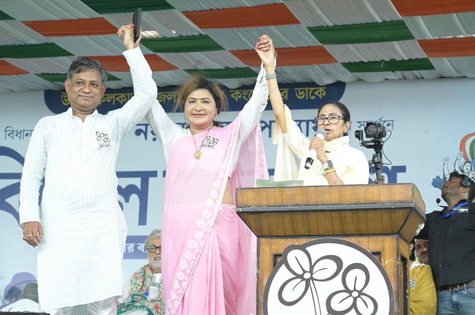Mamata wins Bengal : "আমার চোখ যদি মানুষের ভাষা বোঝে, অলরেডি আমরা জেতার জায়গায় আজকের ভোটেই" দাবি মমতার