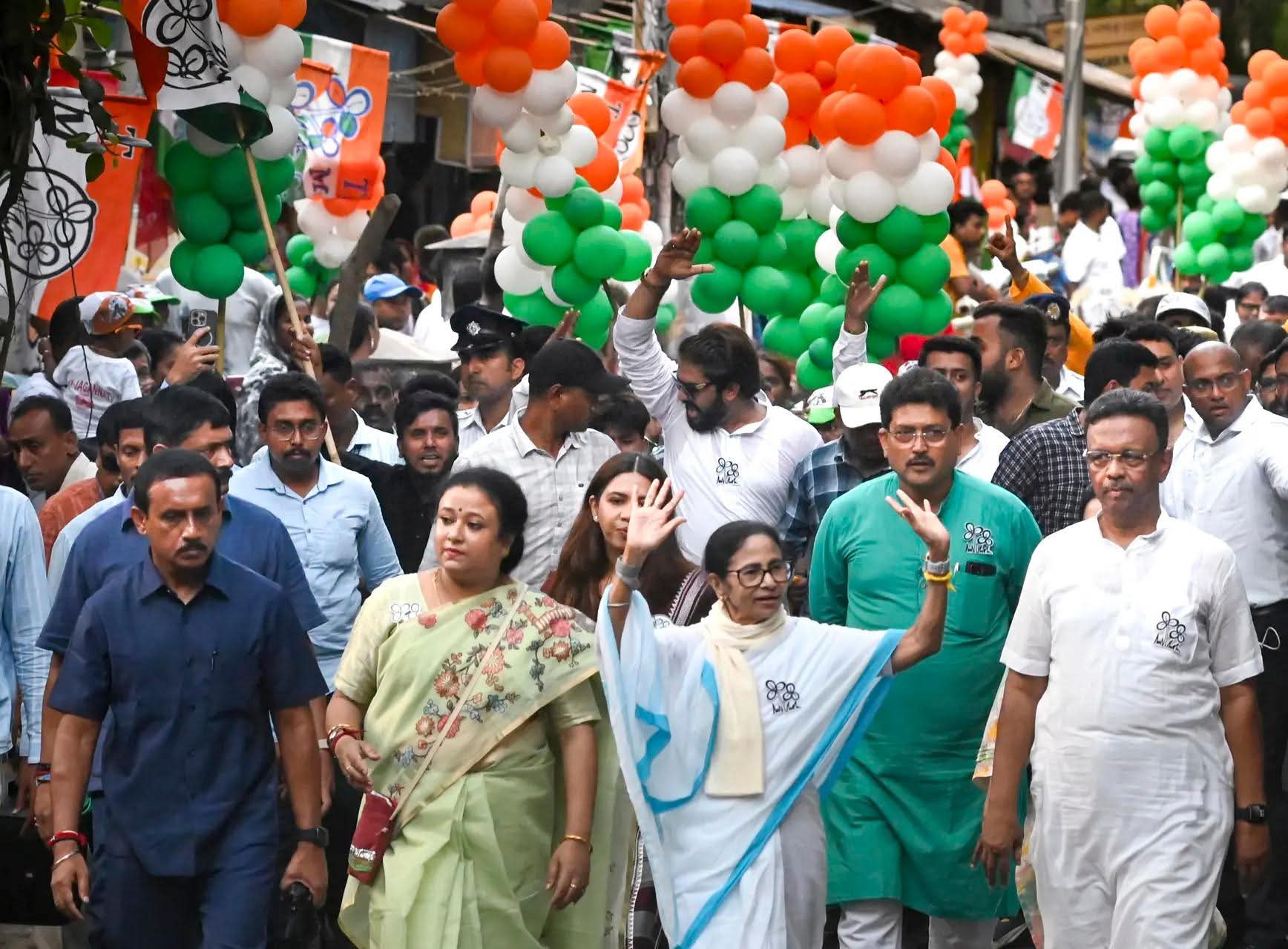 Mamata against Amit Shah : 'আমার খুব প্রিয় ভাই, মোটাভাই সিআরপিএফের সঙ্গে মিটিং করে বলেছে, ভোট স্লো করে দাও' বিস্ফোরক মমতা