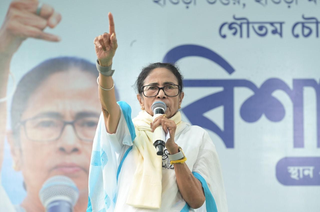 Mamata on Operation Lotus: ‘দুই তৃতীয়াংশ না পেলে বিজেপি বিধায়ক কিনতে বসে আছে’ অপারেশন লোটাসের আশঙ্কা মমতার