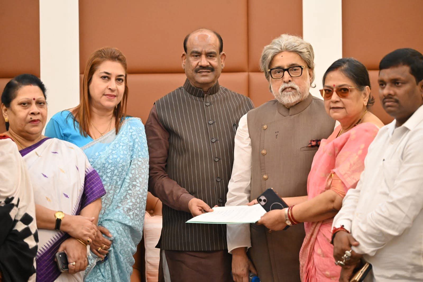 মমতার দলে ‘মহাভাঙন’! ২০ সাংসদের বিদ্রোহ, এনডিএ-ঘনিষ্ঠ NCPI-র সঙ্গে মিশে গেলেন দেব-কাকলি-সুদীপরা