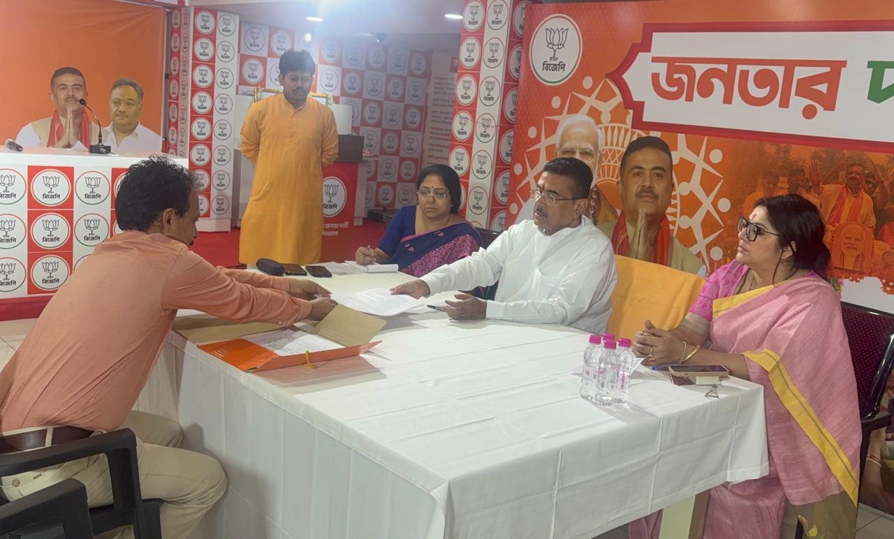 শুভেন্দুর জনতার দরবারে বিস্ফোরক অভিযোগ! ইন্দ্রনীল সেনের আমলে ‘লবিবাজি ও সিন্ডিকেটরাজ’-এর দাবি শিল্পী ঋদ্ধির, শুনলেন শুভেন্দু