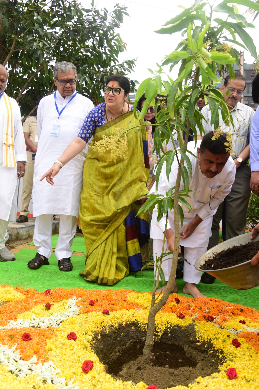 বিশ্ব পরিবেশ দিবসে বড় উদ্যোগ! ‘একটি গাছ মায়ের নামে’ কর্মসূচির সূচনা মুখ্যমন্ত্রীর, পরিবেশ রক্ষায় নতুন বার্তা বাংলায়