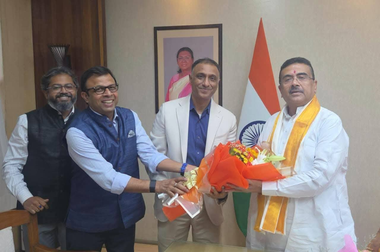 নবান্নে ফ্লিপকার্টের শীর্ষকর্তাদের সঙ্গে শুভেন্দুর বৈঠক, বাংলার ই-কমার্সে বড় বিনিয়োগের ইঙ্গিত, শিল্প ও কর্মসংস্থানে নতুন বার্তা