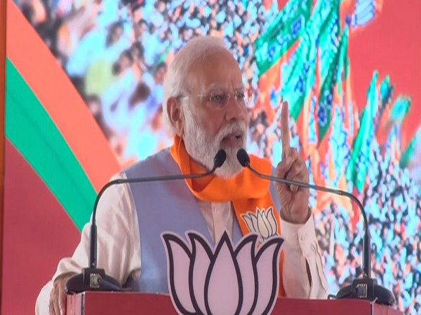 PM Modi : 'থ্যাঙ্ক ইউ ফ্রেন্ডস' বলতেই বিস্ফোরণ! মধ্যরাতের রিলে বিশ্বরেকর্ড ভাঙলেন মোদী, জেন-জি-দের উদ্দেশে বার্তায় তোলপাড় নেটদুনিয়া