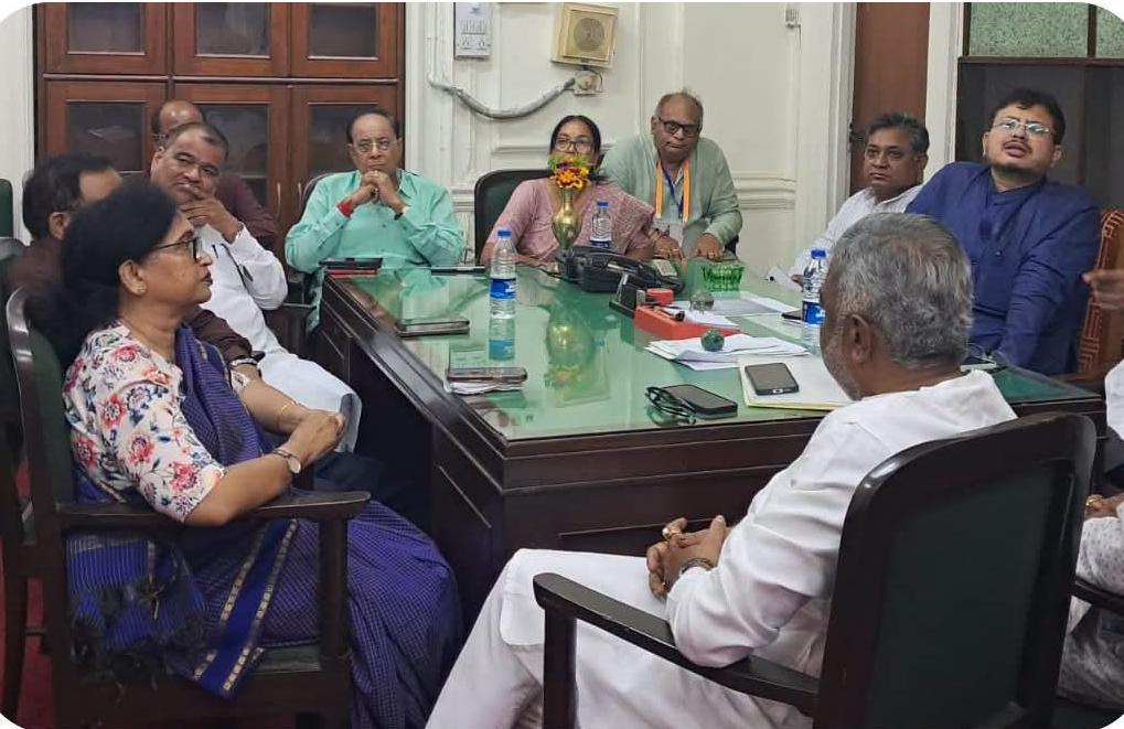 Chandrima Bhattacharya : 'কালের নিয়মে চলতে হয়, সময় যেদিকে নিয়ে যাবে, সেদিকে যাব' তৃণমূলের রাজ্য সভাপতি পদে ইস্তফা দিয়ে ঋতব্রত শিবিরে যোগ দিয়ে দাবি চন্দ্রিমা ভট্টাচার্যের