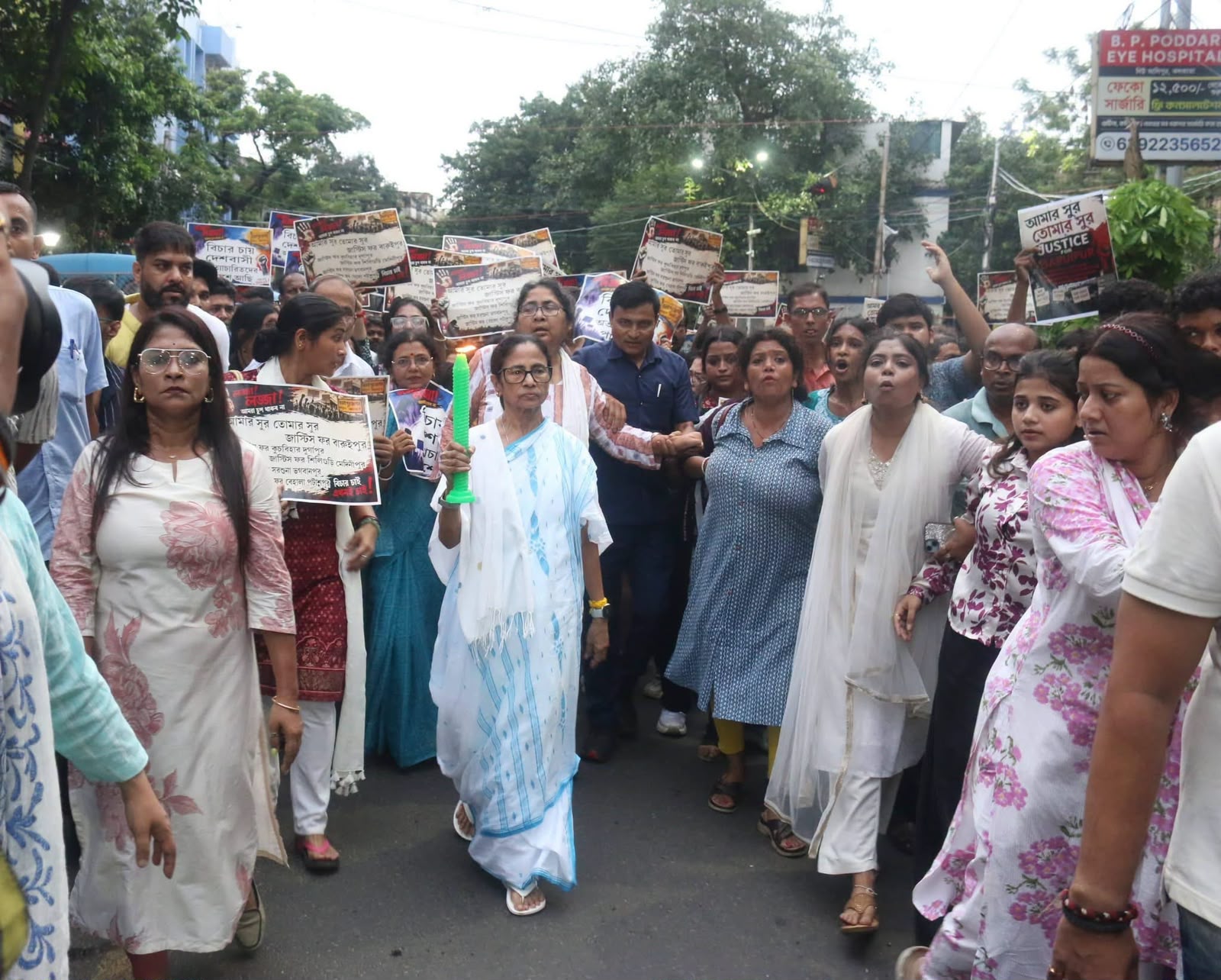 Mamata on Baruipur : "তোমার সুর আমার সুর জাস্টিস ফর বারুইপুর" বারুইপুর কান্ডে স্লোগান তুলে ফের পথে নেমে আন্দোলনে মমতা