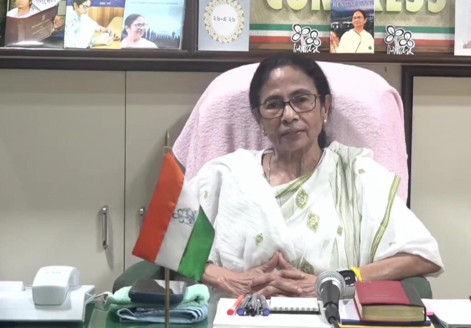 'যাঁর যাঁর যাওয়ার আছে, ২১ জুলাইয়ের আগে লোটাকম্বল গুছিয়ে দল ছেড়ে চলে যান' ডেডলাইন মমতার