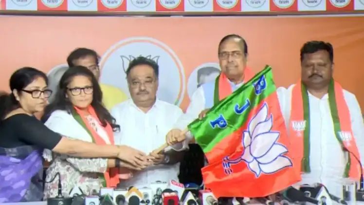 বিকেলে বিজেপিতে যোগ দিয়ে রাতেই রাজ্যসভার টিকিট! তৃণমূলের ৩ প্রাক্তন সাংসদের ‘দ্রুত পুরস্কার’ ঘিরে তুঙ্গে রাজনৈতিক বিতর্ক