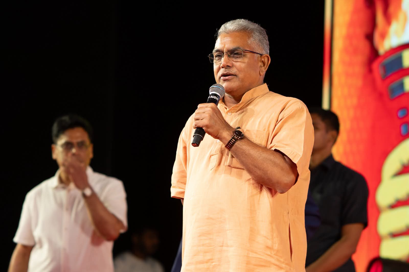 Dilip Ghosh on Corruption : 'আমাদের বহু নেতা আছে যারা তোলাবাজির মধুতে আসক্ত হয়ে যাচ্ছে' পশ্চিমবঙ্গের বিজেপি নেতাকর্মীদের তোলাবাজি নিয়ে স্বীকারোক্তি পঞ্চায়েতমন্ত্রী দিলীপ ঘোষের