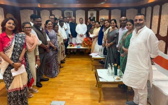 Suvendu NCPI Meeting : দিল্লির বঙ্গভবনে মুখ্যমন্ত্রী শুভেন্দু অধিকারীর সঙ্গে বৈঠক এনসিপিআইয়ে যোগ দেওয়া তৃণমূলত্যাগী ২০ জন সাংসদের
