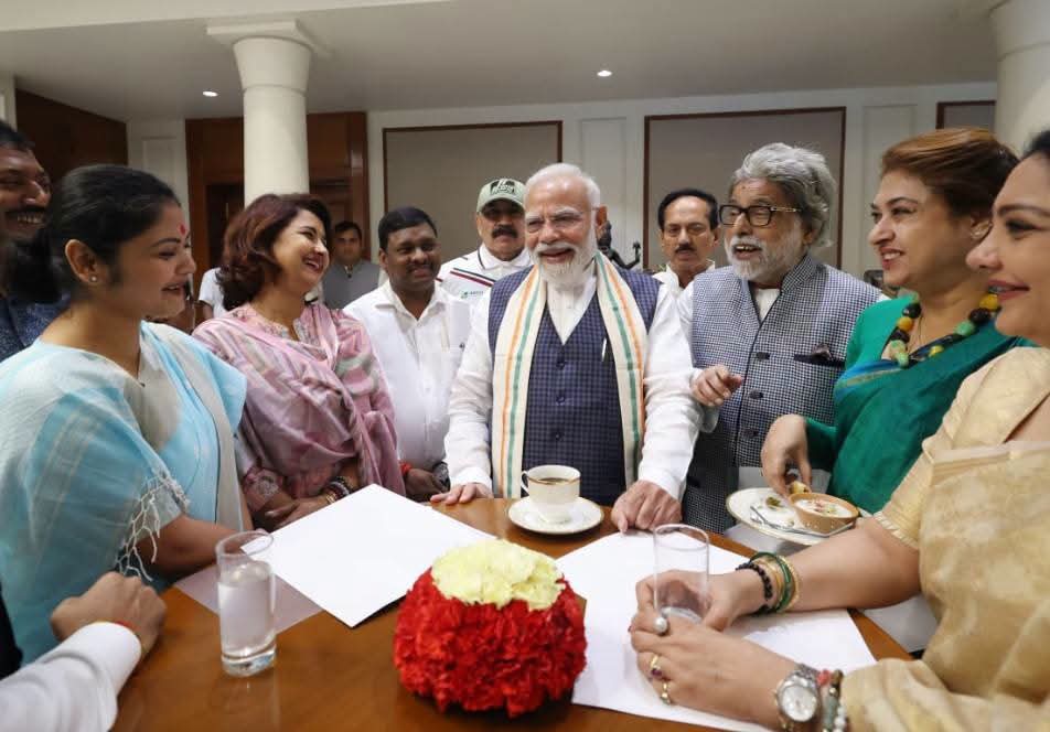 Ritabrata Suvendu Meeting : ঋতব্রতর সঙ্গে নবান্নে শুভেন্দুর বৈঠক, দিল্লিতে এনসিপিআই সাংসদদের সঙ্গে ব্রেকফাস্টে মোদি