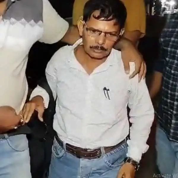 Sonarpur : ৮টি চেম্বার, ৮০০ টাকা ফি! সোনারপুরে ‘ভুয়ো চিকিৎসক’ গ্রেফতার, প্রেসক্রিপশনে একাধিক বড় ডিগ্রির উল্লেখ